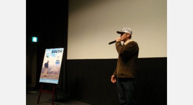 1月14日(金)に行われたプレミア試写会であいさつをするクリス・マロイ 写真:パタゴニア日本支社