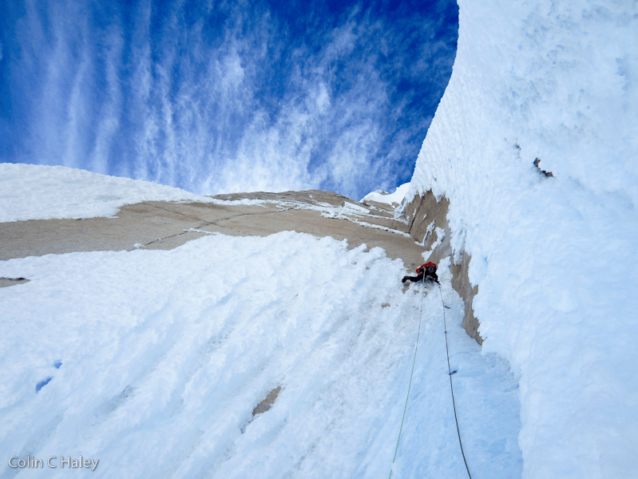トーレ・エガーの「Venas Azules」に挑むジョン・ウォルシュ。Photo: Colin Haley
