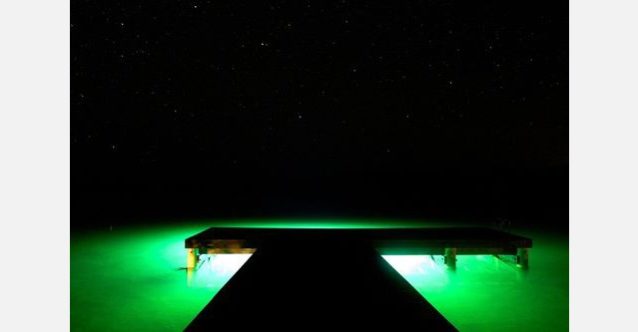 バハマのアンドロス島にのスタフォード・クリーク・ロッジのドック。カリブ海の星空の下で。写真:RC・コーン提供