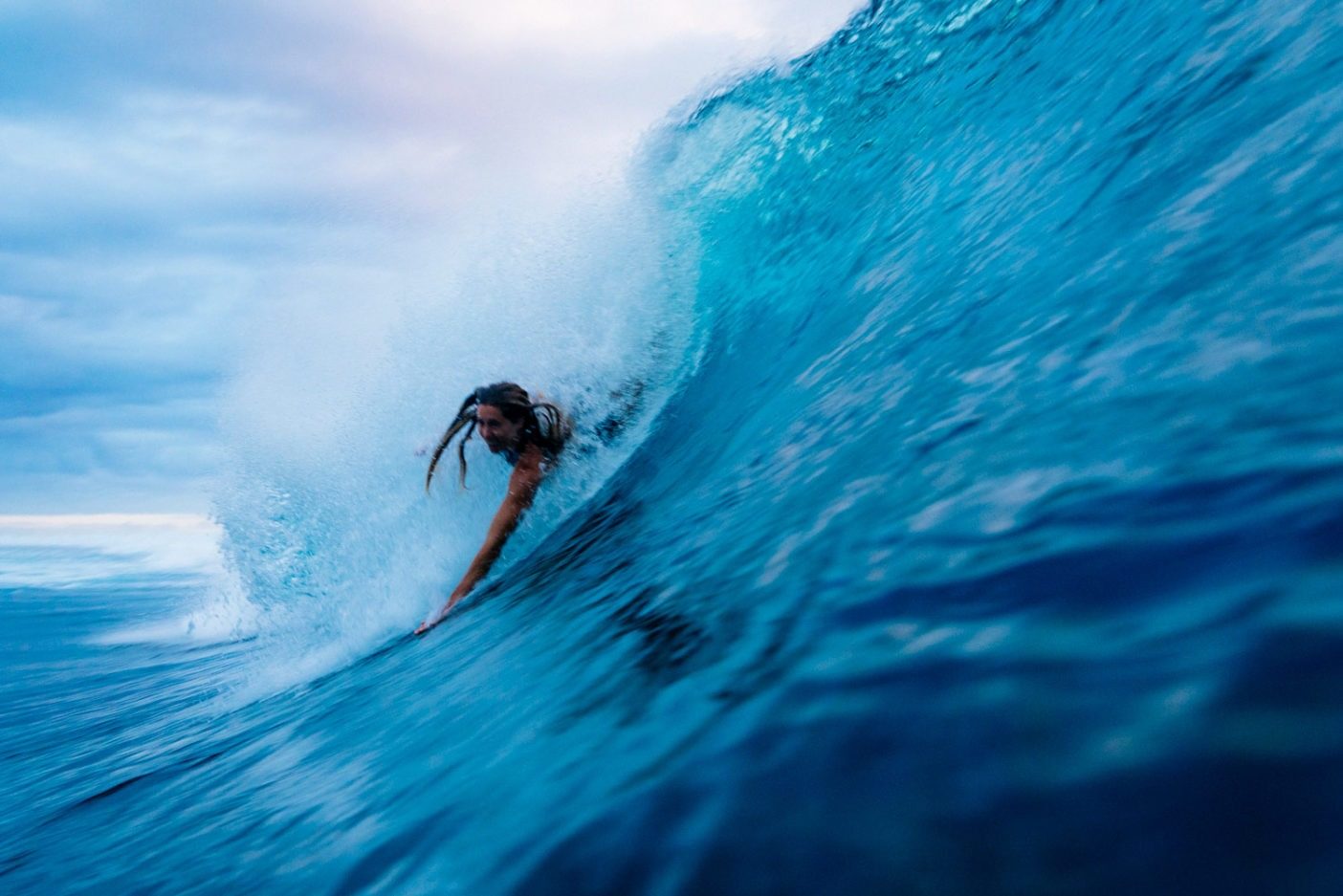 彼女はチャージしていたと言っただろう。タヒチでのローレン・ヒル。Photo: Donnie Hedden