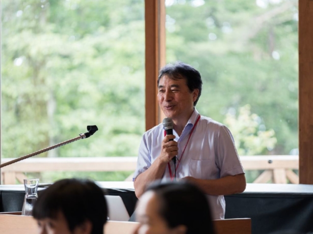 基調講演者の飯田哲也氏。