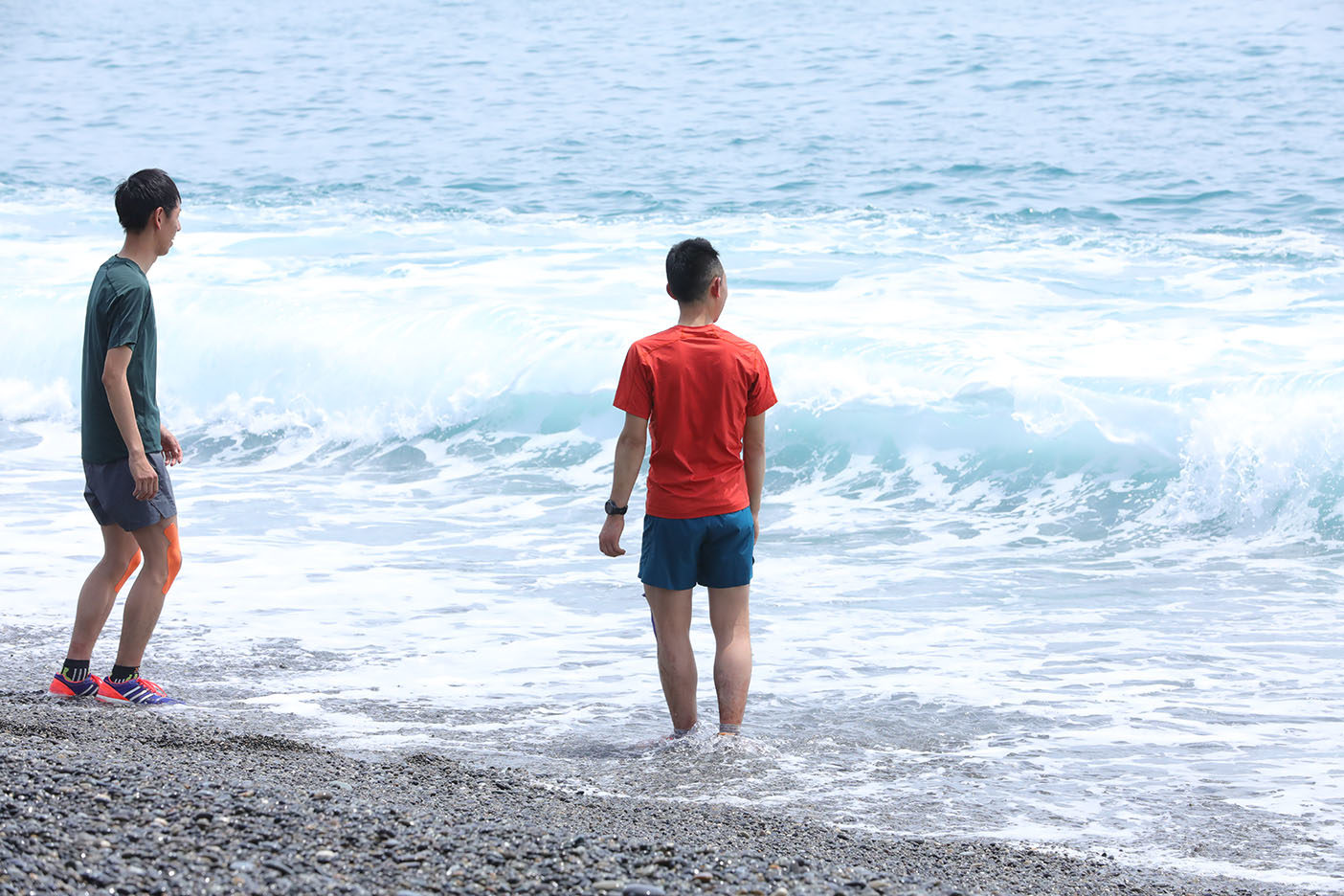 辿り着いたゴール七里御浜の海
