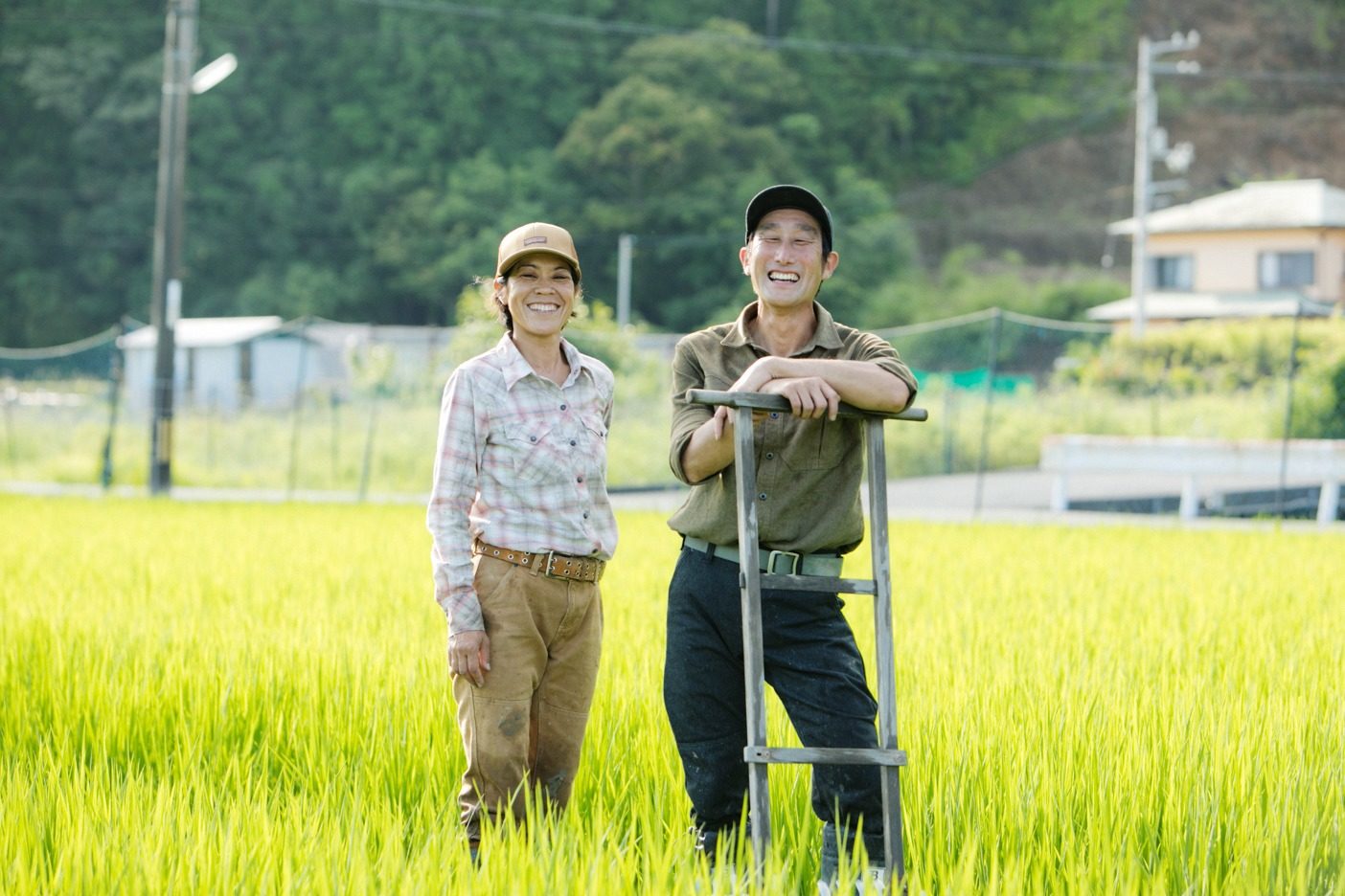 農作業に、山仕事に。八面六臂に活躍する田中夫妻愛用のワークウェア。写真:五十嵐 一晴