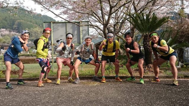 「第1回やっちろドラゴントレイル」の立ち上げメンバーの7名。すべてはここから始まった。写真:吉田 諭祐