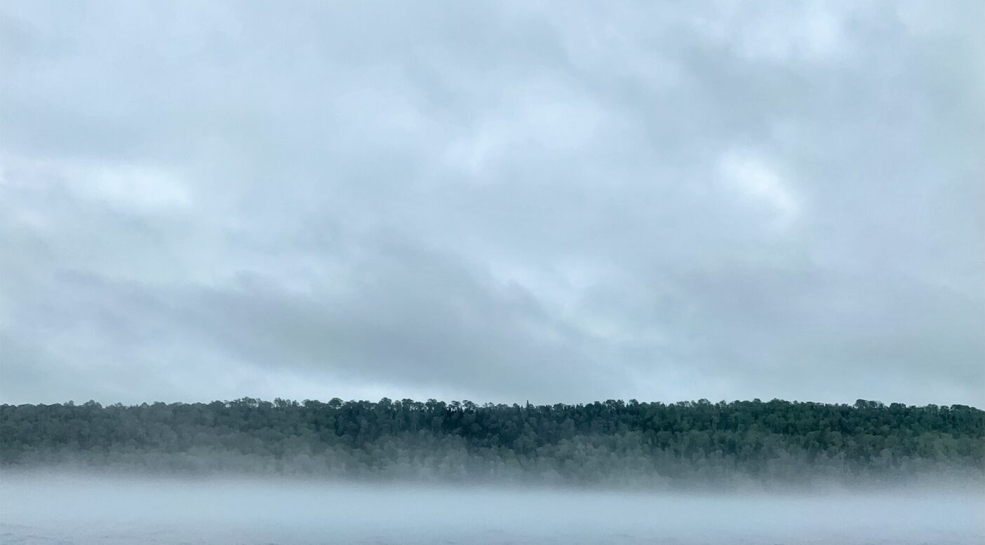 スペリオル湖アイル・ロイヤル島モスキーベイシンを嵐が包む。Photo: Monica Prelle
When: May
Where: Moskey Basin, Isle Royale National Park, Lake Superior, Michigan
Details: clouds, fog, lakem forest, storm, landscape
*iPhone photos, not sized to spec*